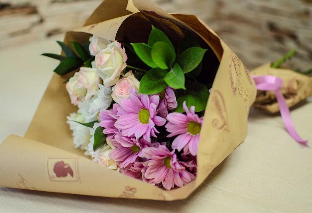 Букет цветов из: Розы и Хризантемы в Лаишево