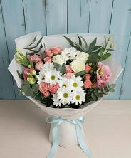 Букет цветов из:  Розы, Лизиантусы и Хризантемы в Лаишево