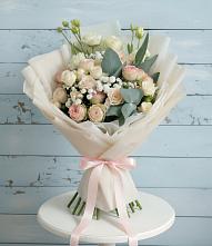 Букет цветов из:  Розы и Лизиантусы в Лаишево