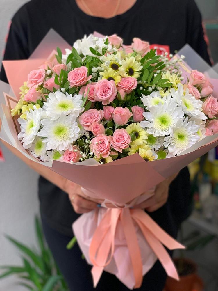 Букет цветов из: Розы и Хризантемы в Лаишево