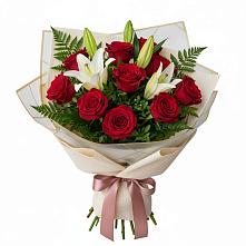 Букет цветов из:  Лилии и Розы в Лаишево