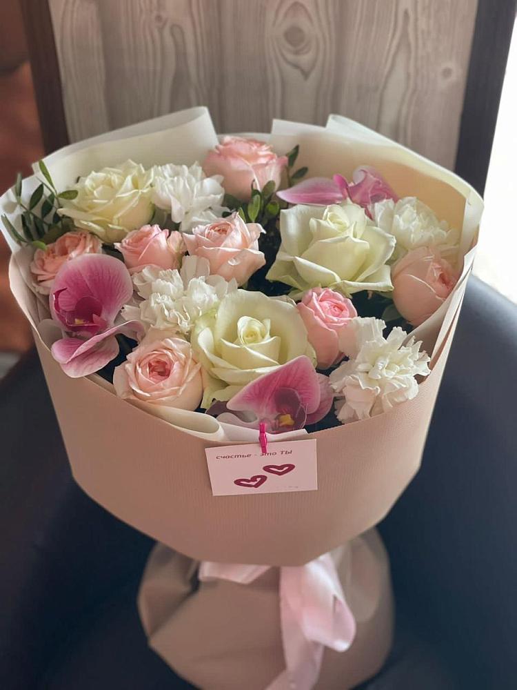 Букет цветов из: Орхидеи, Розы и Гвоздики в Лаишево