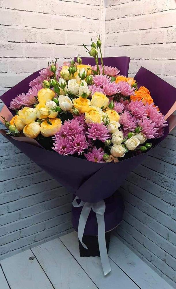 Букет цветов из: Хризантемы и Розы в Лаишево