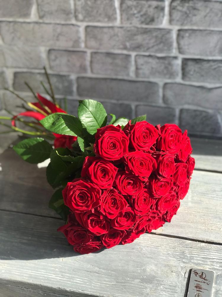 Букет Красные розы Фридом в Лаишево