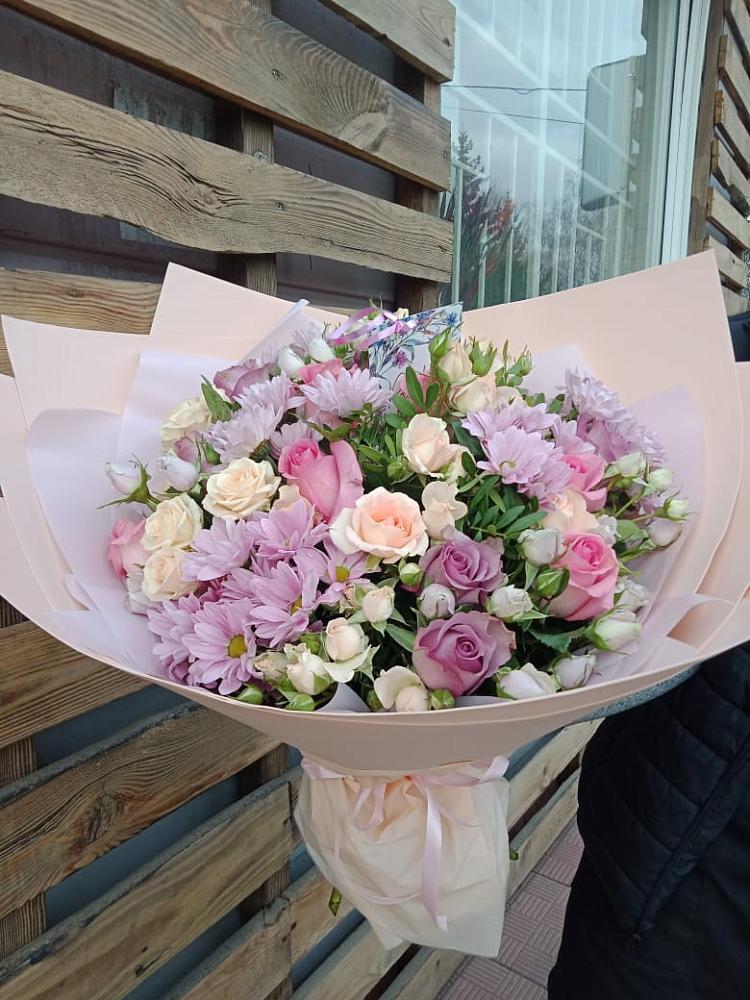 Букет цветов из: Розы и Хризантемы в Лаишево