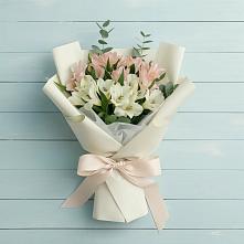 Букет цветов из:  Альстромерии в Лаишево