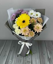 Букет цветов из:  Розы, Герберы и Хризантемы в Лаишево