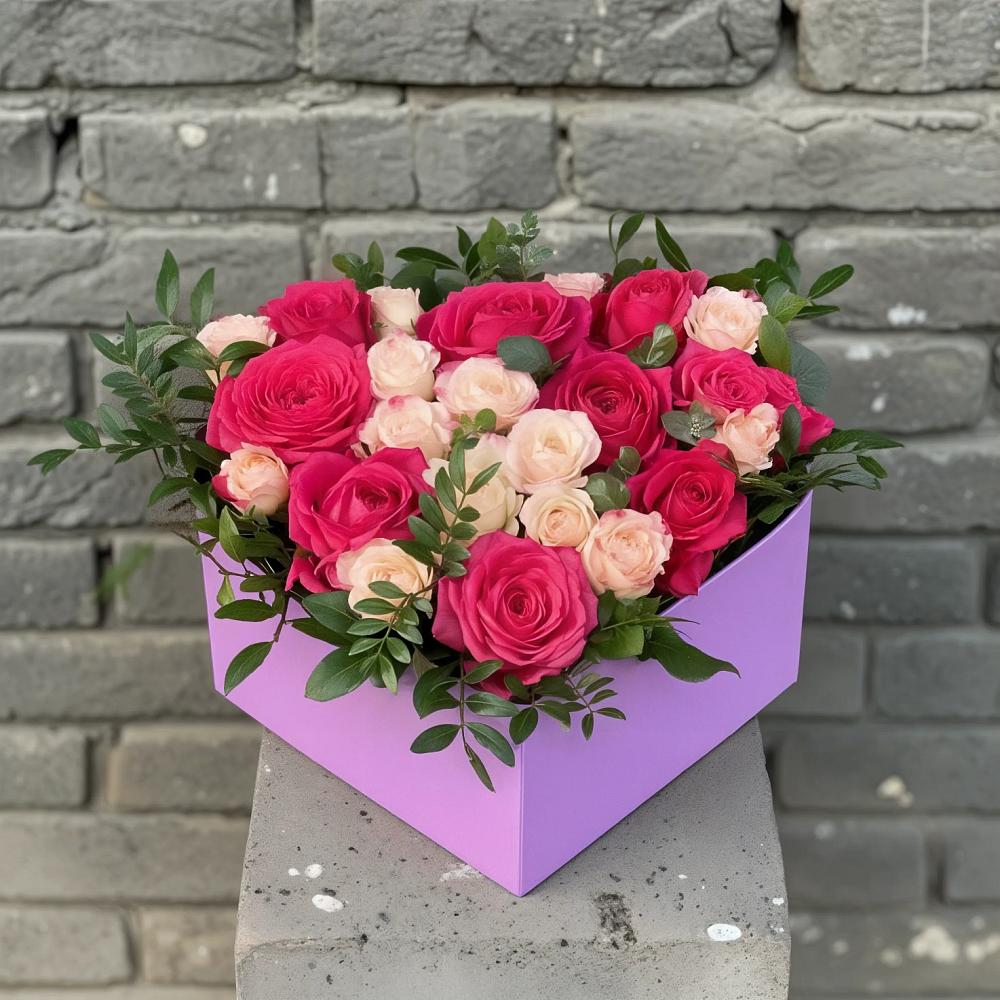 Цветочная композиция из Розы в коробке в Лаишево