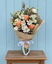 Букет цветов из:  Альстромерии, Лизиантусы, Розы и Хризантемы #REPLACE_PRED# Лаишево