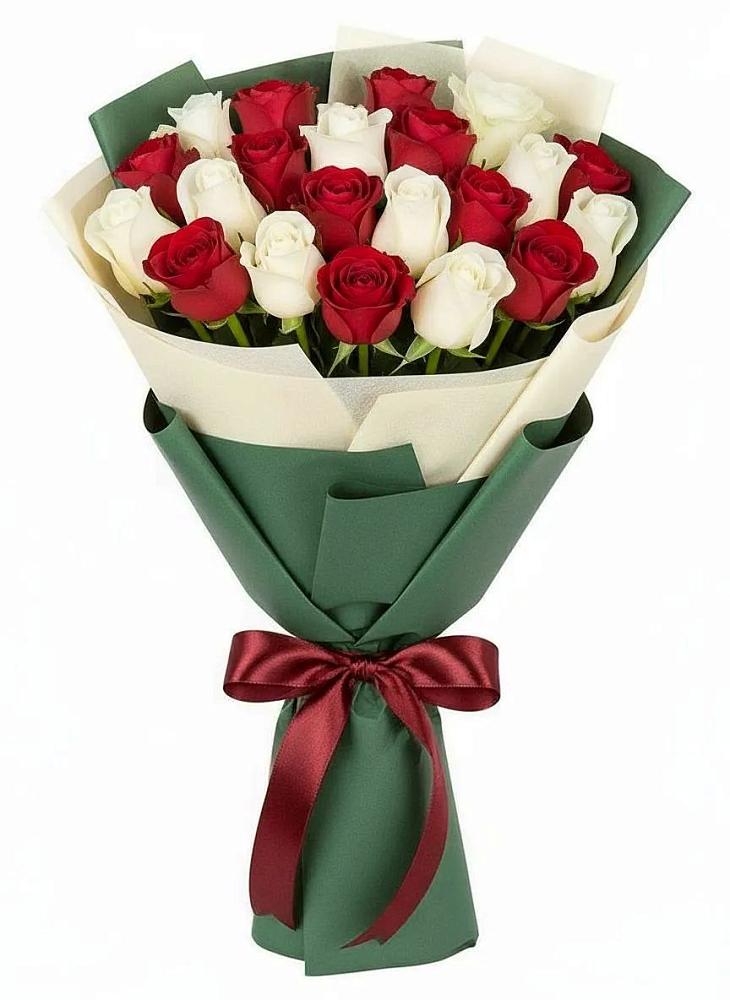 Букет Микс из красных и белых роз в Лаишево