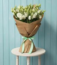 Букет цветов из:  Лизиантусы в Лаишево