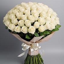 Букет 101 беля роза Белоснежка в Лаишево