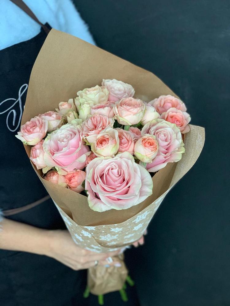 Букет цветов из: Хризантемы и Розы в Лаишево