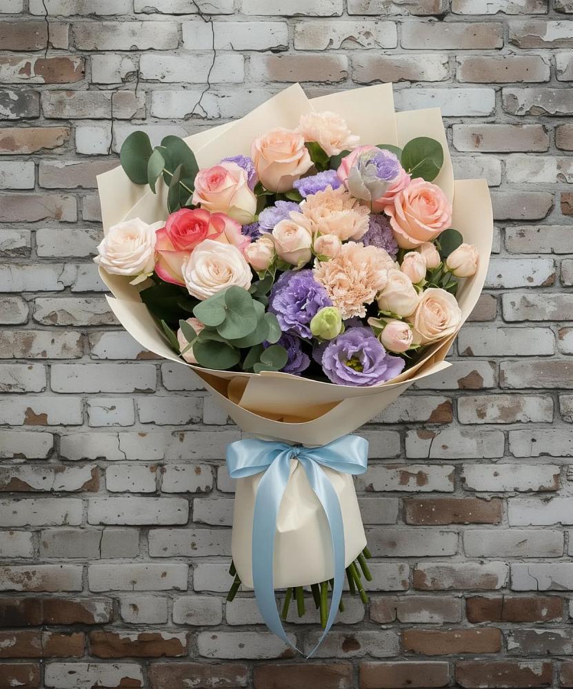 Букет цветов из: Розы, Лизиантусы и Гвоздики в Лаишево