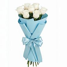 Букет 7 белых роз Проуд в Лаишево