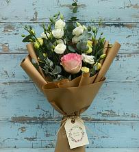 Букет цветов из:  Розы и Лизиантусы в Лаишево