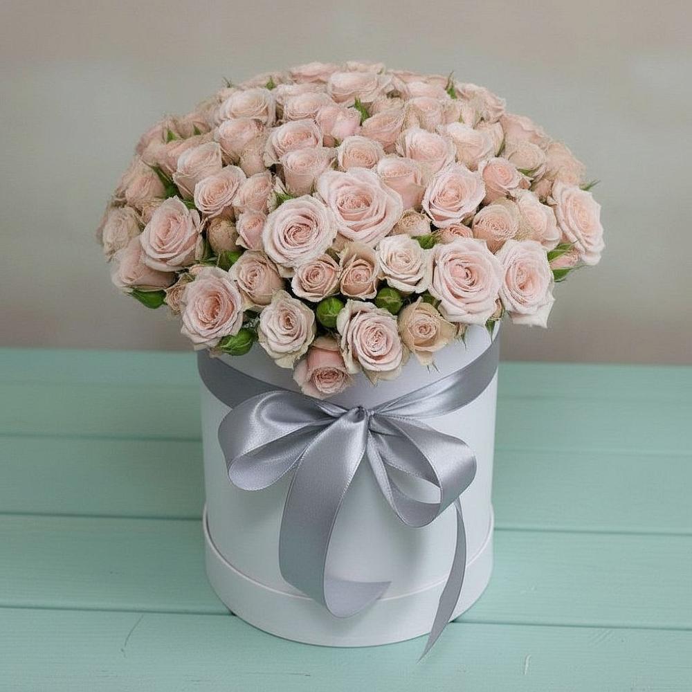 Цветочная композиция из Розы в шляпной коробке в Лаишево